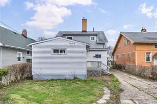 13910 Bartlett Ave, Loveland, OH 44120 - Photo 4