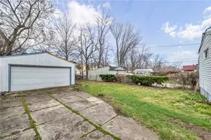 13910 Bartlett Ave, Loveland, OH 44120 - Photo 6
