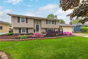 640 W Martin Ave, Amherst, OH 44001 - Photo 2