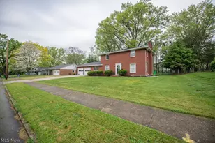 827 E 5th St, Dover, OH 44622 - Photo 4