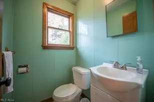 827 E 5th St, Dover, OH 44622 - Photo 22