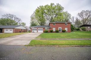 827 E 5th St, Dover, OH 44622 - Photo 2