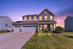 3241 Boettler St NE, Canton, OH 44721 - Photo 2