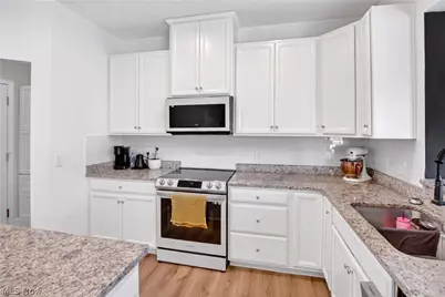 3241 Boettler Street NE, Canton, OH 44721 - Photo 4