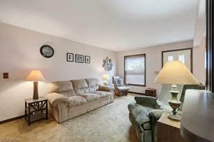 58 New Castle Ln, Mentor, OH 44060 - Photo 6