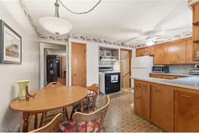 145 E 190th Street, Euclid, OH 44119 - Photo 16