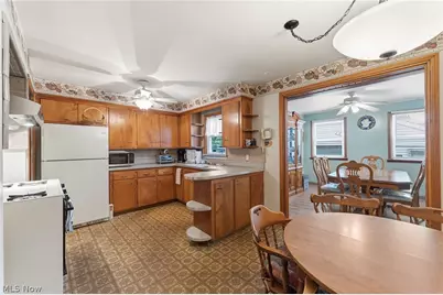145 E 190th Street, Euclid, OH 44119 - Photo 12