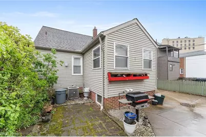 145 E 190th Street, Euclid, OH 44119 - Photo 4
