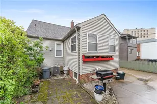 145 E 190th St, Euclid, OH 44119 - Photo 4