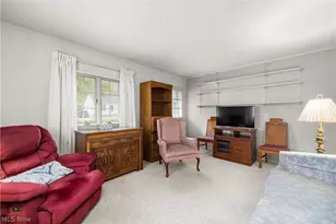 166 Caroline St, Elyria, OH 44035 - Photo 4