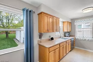 4052 W 223rd St, Fairview Park, OH 44126 - Photo 16