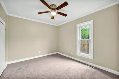 724 W 33rd Street, Ashtabula, OH 44004 - Photo 14