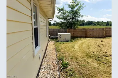 2807 Warren Burton Road, Worthington, OH 44470 - Photo 12
