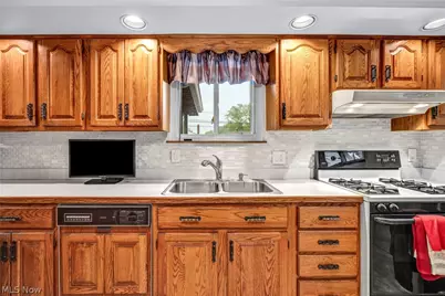 15425 Richard Drive, Brook Park, OH 44142 - Photo 18