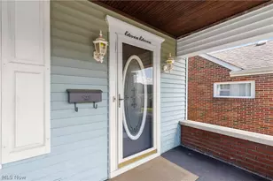 1111 Indiana St, Martins Ferry, OH 43935 - Photo 4