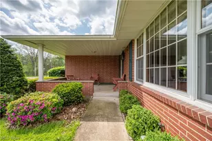 1498 Brantford Dr, Youngstown, OH 44509 - Photo 2
