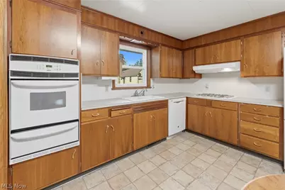 1304 E 2nd Street, Dover, OH 44622 - Photo 8