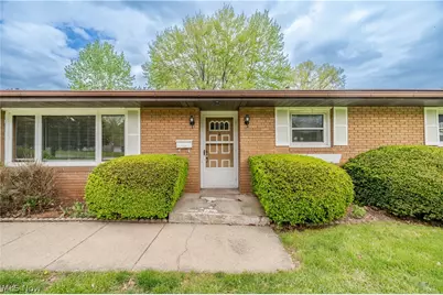 7627 Catherine Street, Masury, OH 44438 - Photo 2