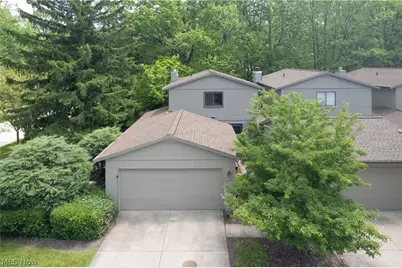 19533 Idlewood Trail #20-1, Strongsville, OH 44149 - Photo 2