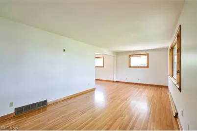 647 Killian Road, Coventry, OH 44319 - Photo 6