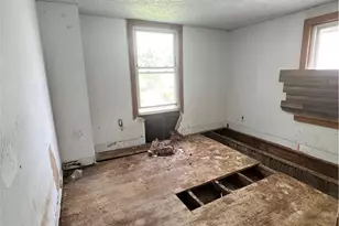 996 Burkhardt Ave, Akron, OH 44301 - Photo 10