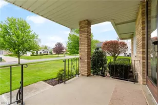 6968 Carol Dr, Independence, OH 44131 - Photo 6