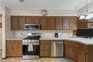 6968 Carol Dr, Independence, OH 44131 - Photo 12