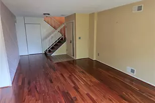 879 Hampton Ridge Dr, Akron, OH 44313 - Photo 4