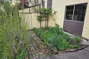 879 Hampton Ridge Dr, Akron, OH 44313 - Photo 30