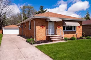 12305 Eastwood Blvd, Garfield Heights, OH 44125 - Photo 4