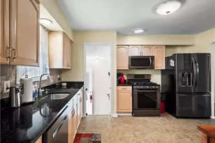 12305 Eastwood Blvd, Garfield Heights, OH 44125 - Photo 16