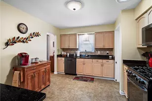 12305 Eastwood Blvd, Garfield Heights, OH 44125 - Photo 20