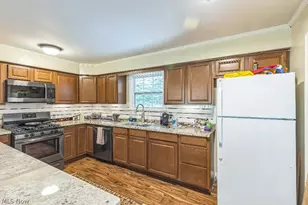7185 Maple St, Mentor, OH 44060 - Photo 6