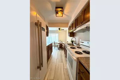 31622 N Marginal Drive #B-105, Willowick, OH 44095 - Photo 4