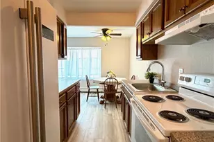 31622 N Marginal Dr, Willowick, OH 44095 - Photo 4