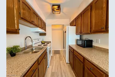 31622 N Marginal Drive #B-105, Willowick, OH 44095 - Photo 6
