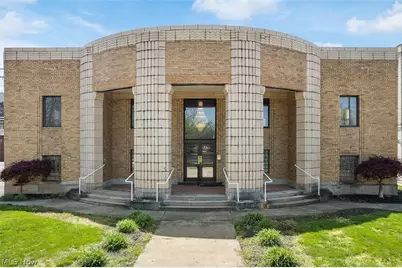 542 W Park Avenue, Barberton, OH 44203 - Photo 1