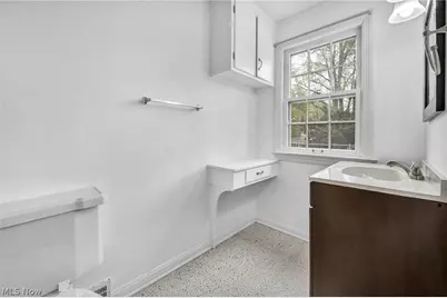 91 E 212th Street, Euclid, OH 44123 - Photo 30