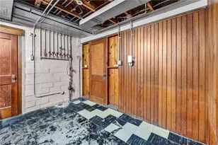 91 E 212th St, Euclid, OH 44123 - Photo 34