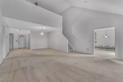 144 Royal Troon Drive SE, Warren, OH 44484 - Photo 6