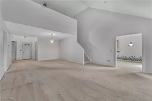 144 Royal Troon Dr SE, Warren, OH 44484 - Photo 6
