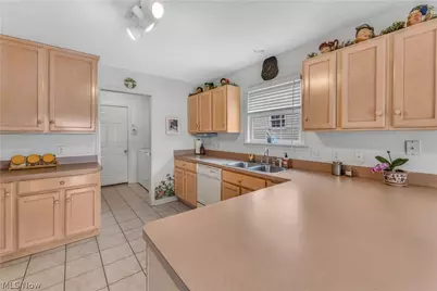 144 Royal Troon Drive SE, Warren, OH 44484 - Photo 12