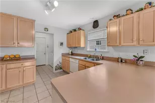 144 Royal Troon Dr SE, Warren, OH 44484 - Photo 12