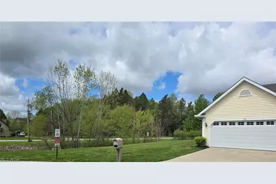 136 Haydens Arbor, Elyria, OH 44035 - Photo 2