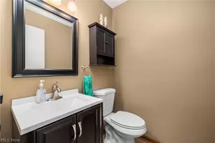675 Juniper Ln, Brunswick, OH 44212 - Photo 8