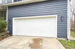 718 Stonecliff Dr, Akron, OH 44313 - Photo 26