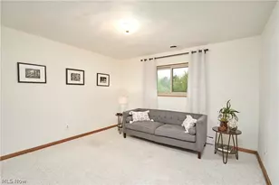 639 N Azalea Blvd, Barberton, OH 44203 - Photo 10