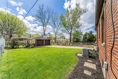7415 Jameson Road, Parma, OH 44129 - Photo 36
