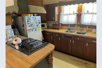 33261 Lake Road, Avon Lake, OH 44012 - Photo 4