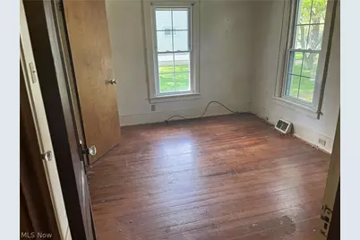 33261 Lake Road, Avon Lake, OH 44012 - Photo 10